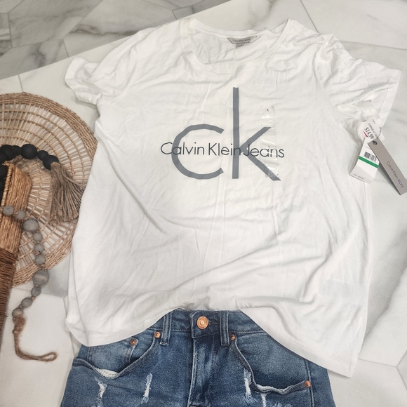 Calvin Klein, NWTO, Women's  white t-shirt. Size Large. - Picture 4 of 16